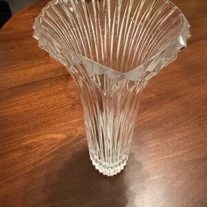 MIKASA Crystal Fluted Glass Vase